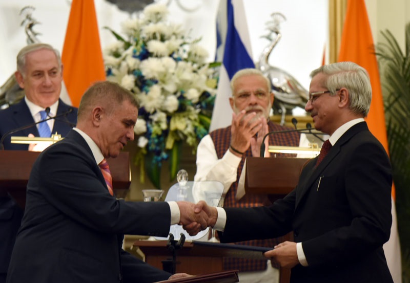 The Prime Minister, Shri Narendra Modi and the Prime Minister of Israel, Mr. Benjamin Netanyahu witnessing the Exchange of MoUs/Agreements between India and Israel, at Hyderabad House, in New Delhi on January 15, 2018.