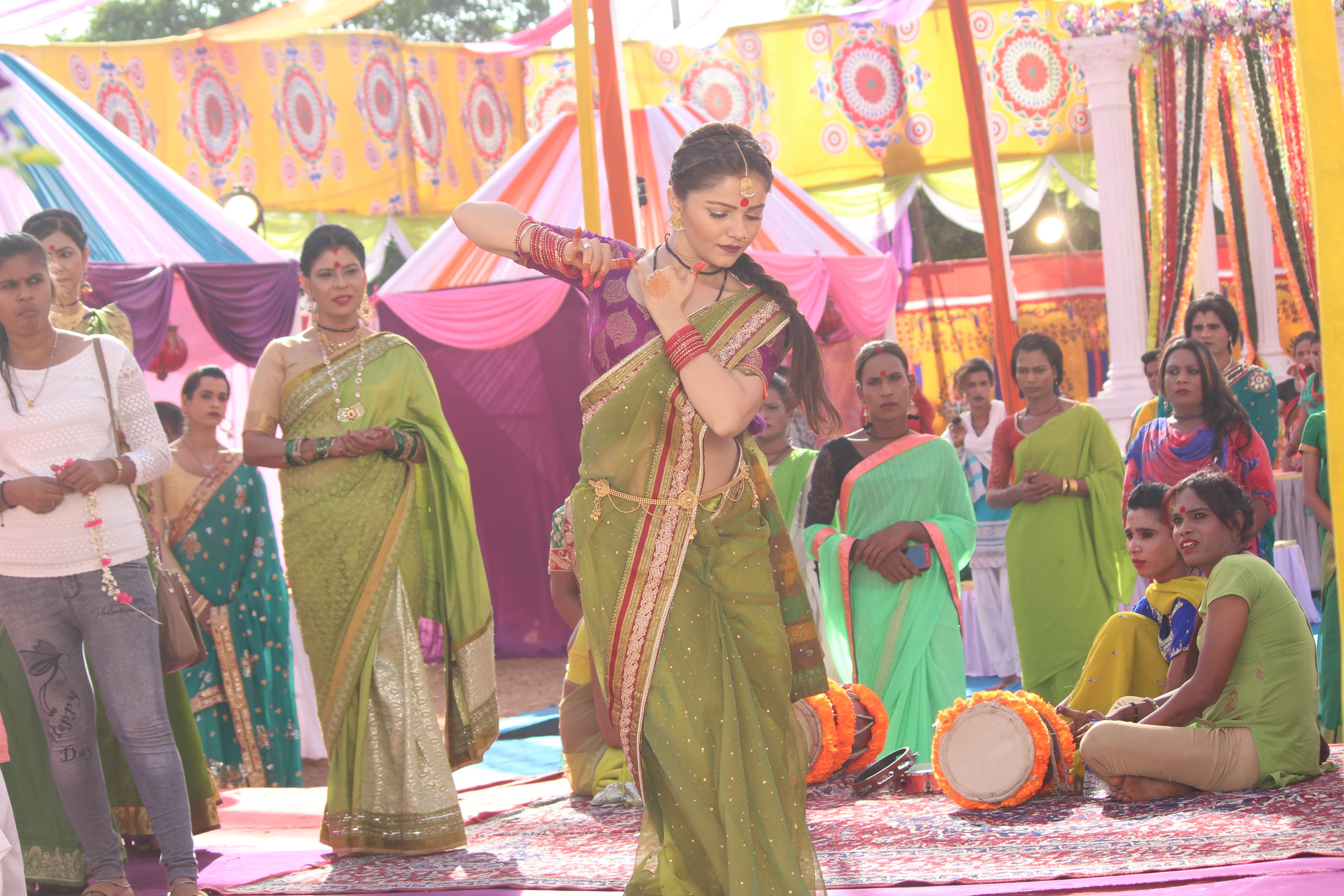 પરંપરાગત અરાવણ પૂજા શક્તિ...અસ્તિત્વ કે અહેસાસ કીમાં જીવન લાવે છે 1 Rubina Dilaik min