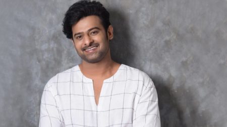 પ્રભાસની ફિલ્મ સાહોના રાઇટ્સ વેચાયા.. 1 kp.comprabhas e1524044197869