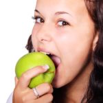 ખરાબ ડાયટ : વર્ષે સેંકડો મોત 3 apple bite diet eat 41660
