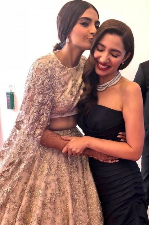 કાન્સ ફિલ્મ ફેસ્ટીવલમાં સોનમ મળી માહિરાને..! 1 kp.comSonamMahira e1526456625429