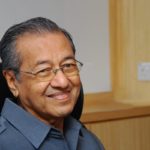 મલેશિયાની ચૂંટણીમાં ૯૨ વર્ષીય મહાતિરે ફરી બાજી મારીને વડાપ્રધાન બન્યા 3 kp.commahathi