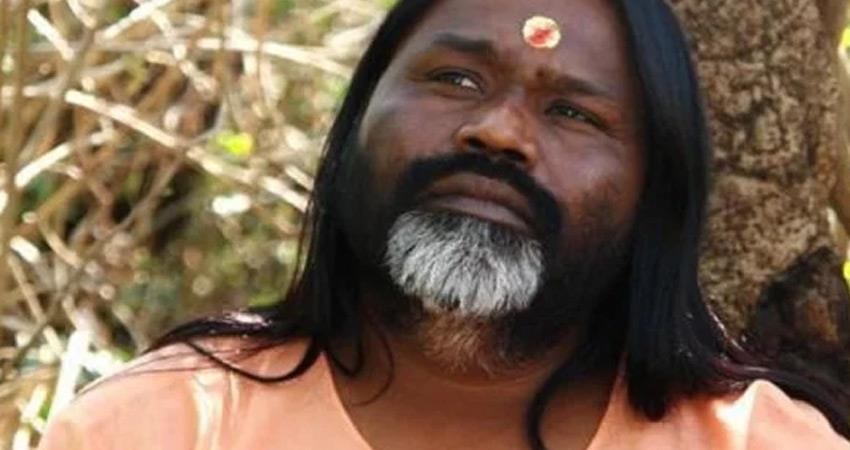 દાંતી મહારાજનું આત્મસમર્પણ, 7 કલાક ચાલી પૂછપરછ 1 12 35 1430660005 ll