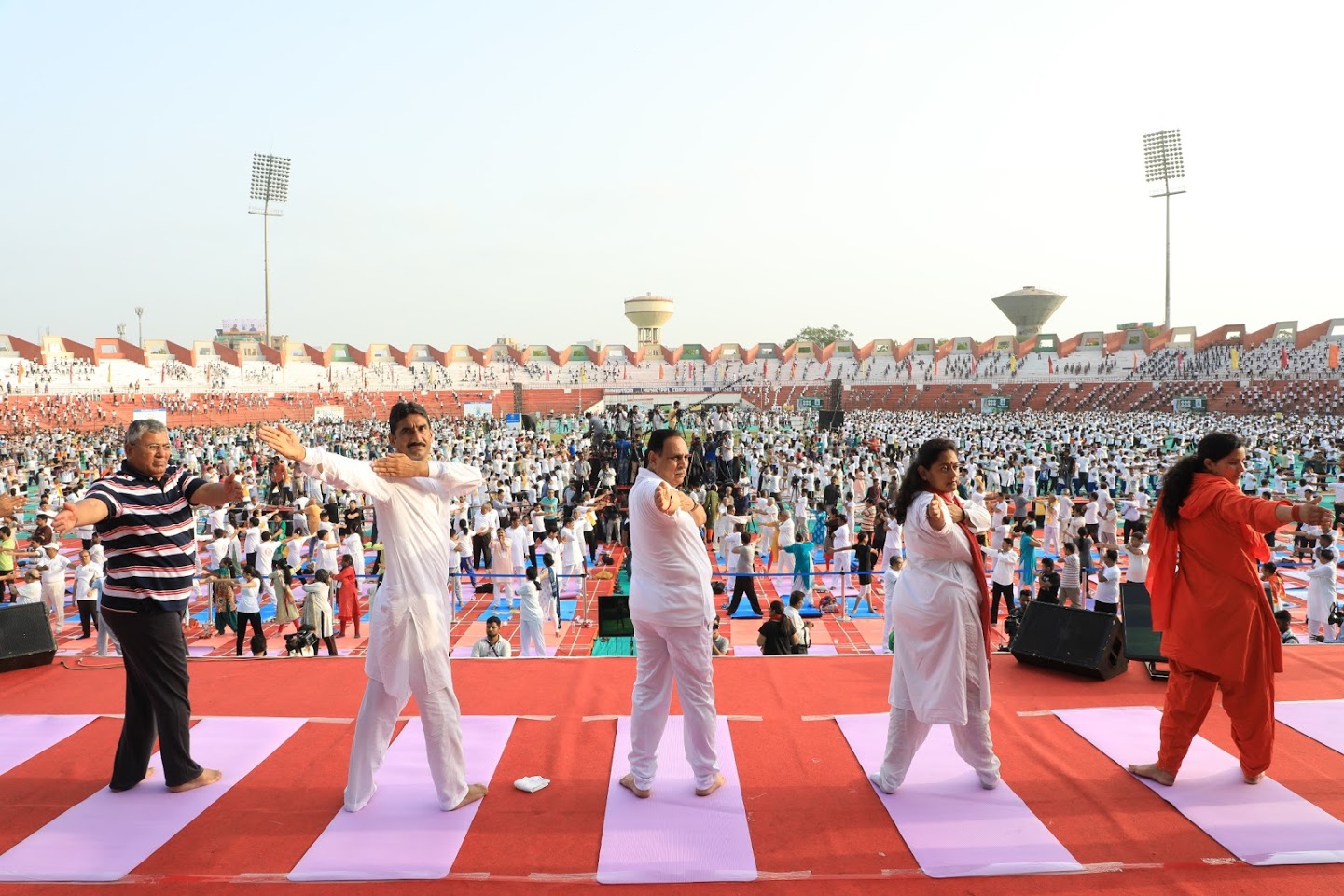 યોગસાધનાને દૈનિકચર્યાનો હિસ્સો બનાવીએ 3 CM WYD AHM02