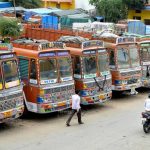 ટ્રક ઓપરેટરોની રાષ્ટ્રવ્યાપી હડતાળ ચોથા દિવસે યથાવત જારી રહીઃ રોજ ૨૦૦૦૦ કરોડનું નુકસાન 2 Trucks