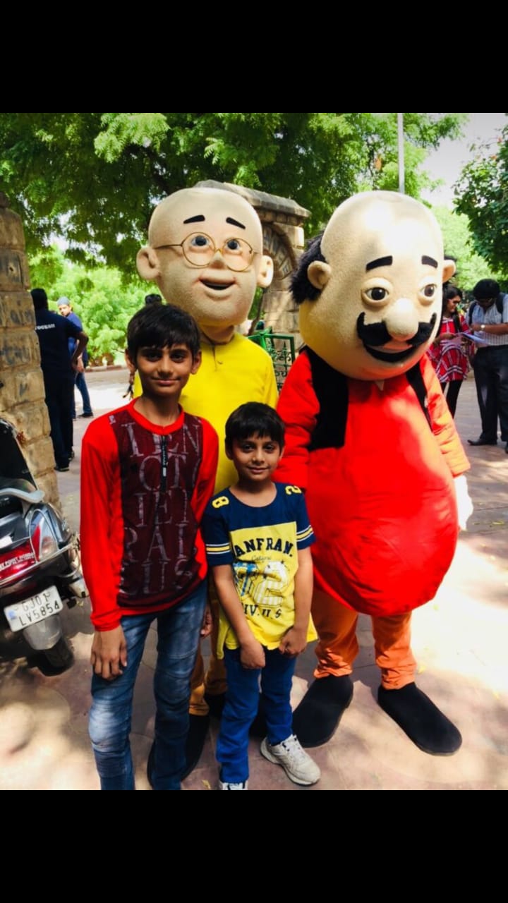 મોટુ-પતલુએ વસ્ત્રાપુર ગાર્ડનમાં નાટક રજૂ કરીને રોમાંચિત કર્યા 1 Motu Patlu