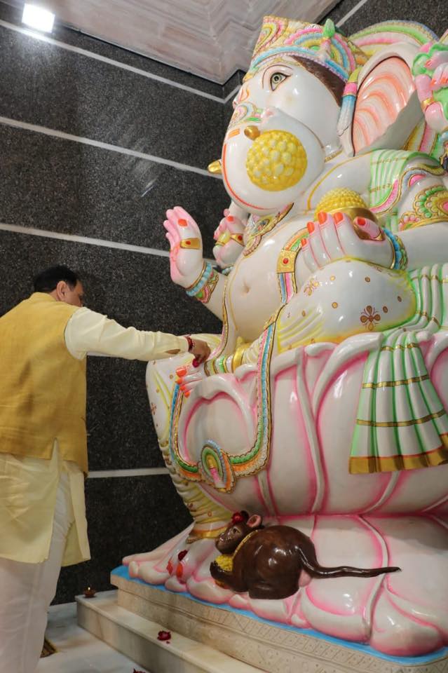 રૂપાણીએ વડોદરામાં બડા ગણેશના દર્શન કર્યા 1 Ganesha CMRUPANI