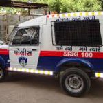 શહેરમાં નવા વર્ષની ઉજવણી દરમિયાન પોલીસ એલર્ટ પર 3 police van