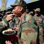 ઉત્તરાખંડમાં મોદીએ જવાનો સાથે દિવાળી કરેલી ઉજવણી 3 733602 modi diwali