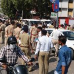 શહેરના શ્રેણીબદ્ધ વિસ્તારમાં ગેરકાયદે બાંધકામો દૂર થયા 3 police