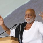 હું કહું છું તાલી પાડીને અંતરના દરવાજા ખોલજાે, હાર્ટ એટેક નહિ આવે: મોરારીબાપુ 4 Morari bapu