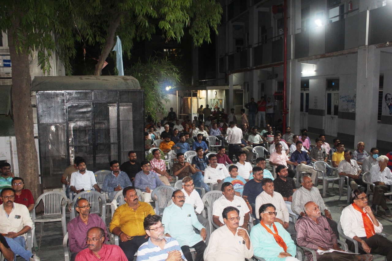 પરશુરામ ભગવાનની શોભાયાત્રાની તૈયારીના ભાગરૂપે મણિનગરમાં બેઠક યોજાઈ 1 Parshuram jayanti 02