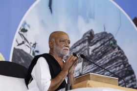 જંત્રાખડી ધટના પુ..મોરારિબાપુએ વખોડી, દિકરીને ન્યાયનો અનુરોધ26-6ના રોજ જંત્રાખડીની મુલાકાતનો બાપુનો મનસુબોબદ્રિના 1 WhatsApp Image 2022 06 23 at 4.36.05 PM 1 e1656052887957
