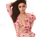 બેબી બંપ સંતાડવા માટે આલિયા ભટ્ટે પહેર્યા હદ વધુ ટાઇટ કપડાં 3 alia e1656927239138