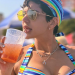 ૫૦ વર્ષની ઉંમરે અભિનેત્રી મંદિરા બેદીએ ટોન્ડ બોડી ફિગર બતાવ્યું 3 mandira