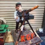 પોપ્યુલર ફિલ્મના ક્રેઝથી ગણપતિ બાપ્પાને હાથમાં પકડાવી બંદૂક, આ જોઈને યૂઝર્સ આપી પ્રતિક્રિયાઓ 3 File 01 Page 09 02