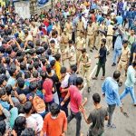 હૈદરાબાદમાં ભારત-ઓસિ. મેચની ટિકિટ ખરીદવામાં થઈ ભાગદોડ, અફરાતફરીમાં ચારને થઈ ઈજા 3 File 01 Page 31 3