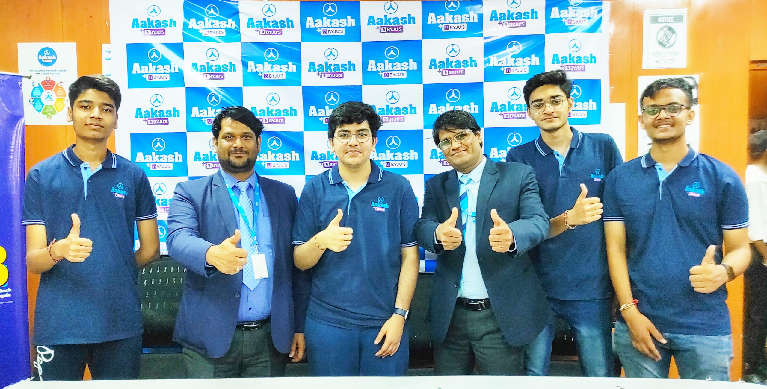 અમદાવાદ આકાશ BYJU'Sના વિદ્યાર્થી  જય રાજ્યગુરુની સિદ્ધી  -  NEET UG 2022માં  AIR 16 હાંસિલ કર્યા 1 Image 2 scaled