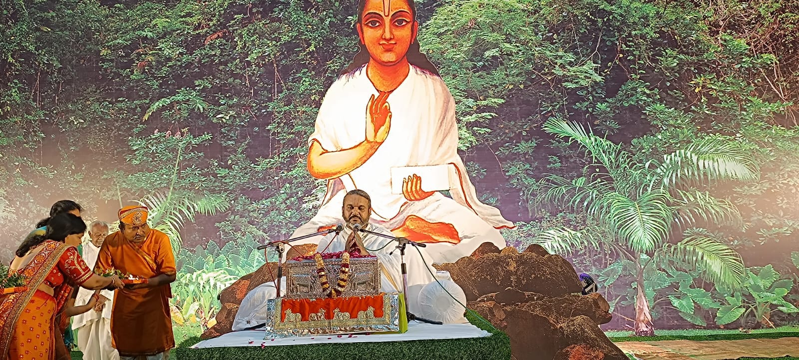 શ્રી દ્વારકેશલાલજી મહોદયશ્રી દ્વારા શ્રી વલ્લભસખી રસપાન મહોત્સવ નો અમદાવાદ ખાતે આરંભ થયો 1 WhatsApp Image 2023 04 02 at 4.33.37 PM