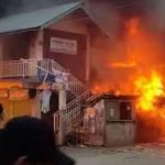 મણિપુરમાં બેકાબૂ ટોળાએ કેબિનેટ મંત્રીના સરકારી નિવાસસ્થાનને સળગાવ્યું 3 File 01 Page 03 3