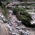 ભૂસ્ખલન થતા ચમોલીથી બદ્રીનાથનો માર્ગ બંધ, બન્ને તરફ વાહનોની લાંબી કતાર લાગી 3 File 01 Page 03 02