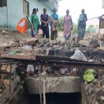 ધોરાજીમાં ખુલ્લી ગટર પર ભાજપનો ઝંડો લગાવી વિરોધ 3 File 02 Page 10 1