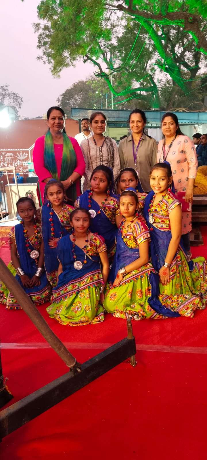 નવરંગપુરા ગામની બાળકીઓએ કાંકરિયા કાર્નિવલમા ગરબામાં પ્રથમ નંબર મેળવ્યો 1 IMG 20231228 WA0015