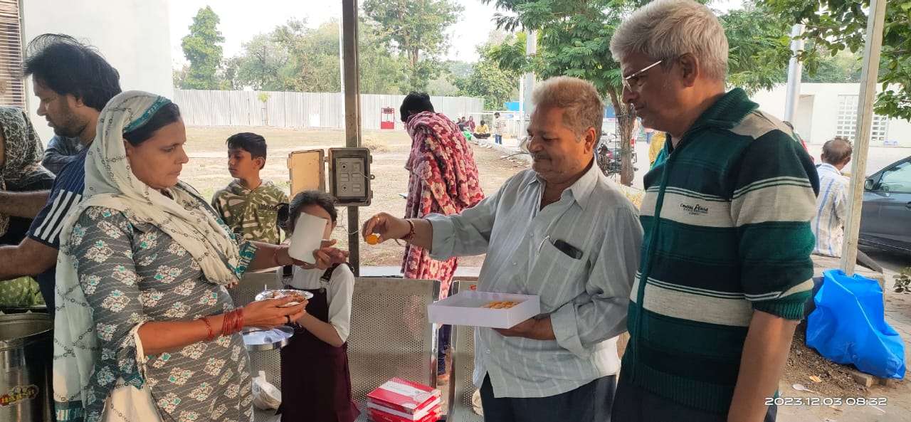 ઉમંગ સેવા ટ્રસ્ટના ટ્રસ્ટી ભરતભાઈ જૈનની અનીવર્સરીની અનોખી ઉજવણી 1 WhatsApp Image 2023 12 05 at 15.44.40