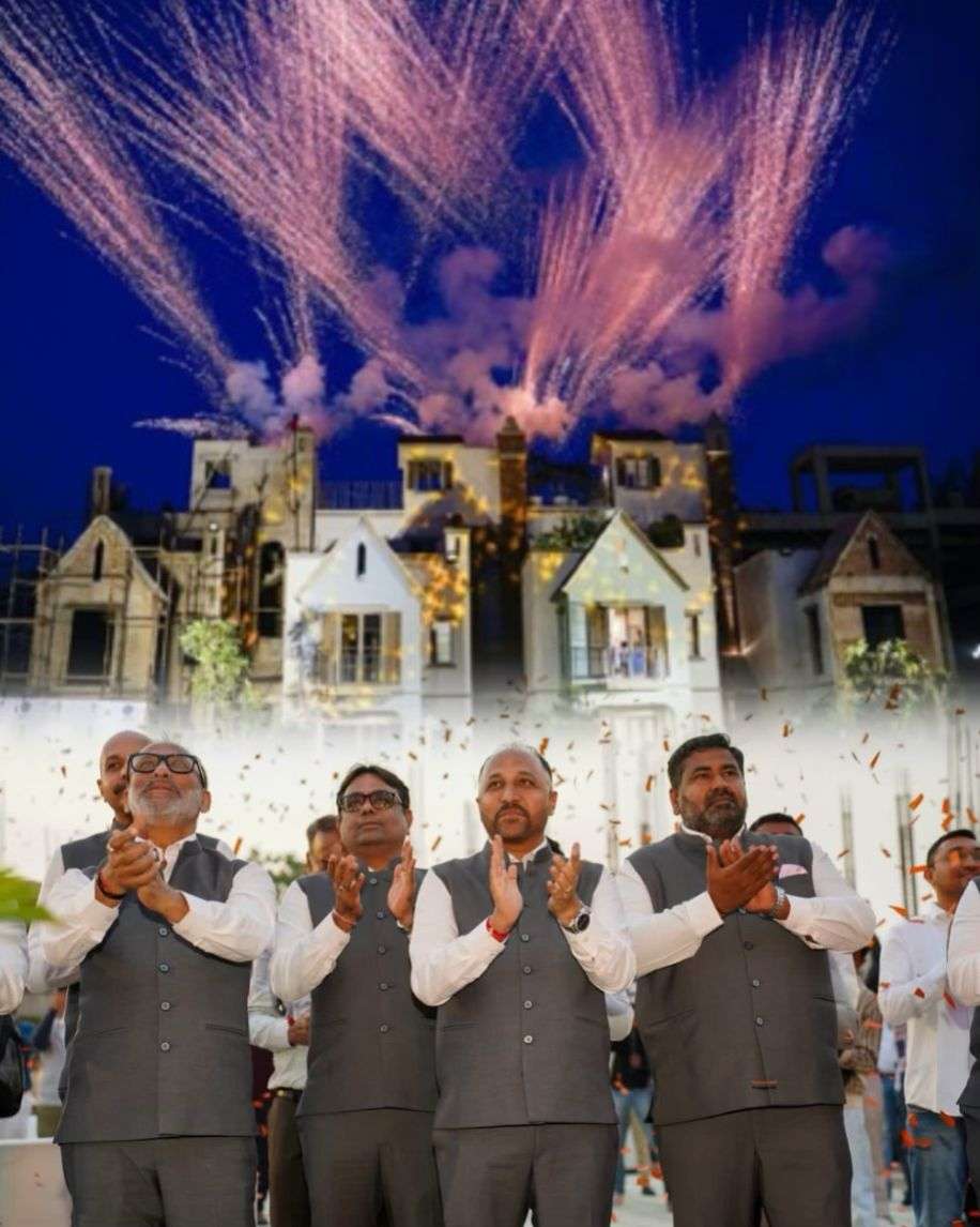 અમદાવાદ રીયલ એસ્ટેટમાં બંગ્લોઝનું આટલું ભવ્ય ઉદ્ઘાટન તમે નહિ જોયું હોય ….. 1 astrocity