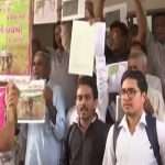 ગોઠાણ-હજીરા સ્પેશિયલ રેલવે રૂટના સંપાદનનો વિરોધ, દક્ષિણ ગુજરાતના ૧૪ ગામના લોકો કરી રહ્યા છે આંદોલન 2 surat farmers