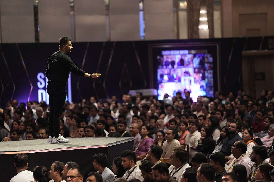 સ્નેહ દેસાઈ દ્વારા "ચેન્જ યોર લાઈફ" વર્કશોપના પ્રથમ દિવસે આશરે 1500 જેટલાં લોકો સહભાગી બન્યા 1 SnehDesai 1