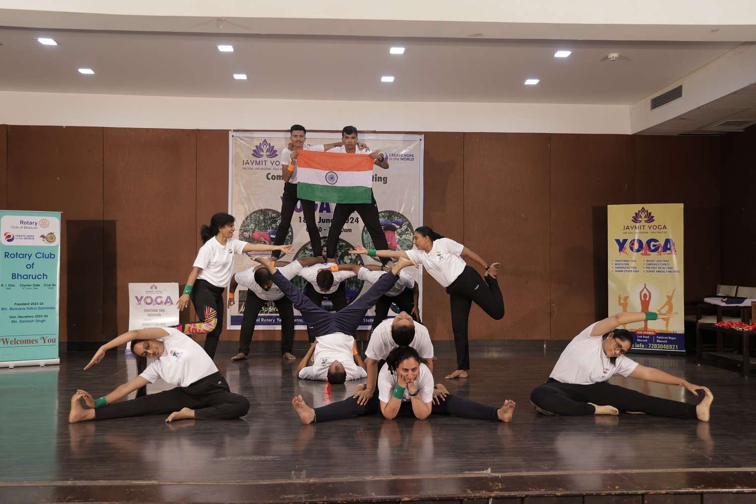 જયમિત યોગા સ્ટુડિયો અને રોટરી ક્લબ ભરૂચ દ્વારા ઇન્ટરનેશનલ યોગા દિવસની ઉજવણી 1 302A4797
