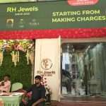ઘરેથી ઈમિટેશન જ્વેલરીની શરૂઆત કરીને આજે અમદાવાદના પોશ એરિયામાં વિશાળ શો રૂમની કરી શરૂઆત … 4 R H Jewells