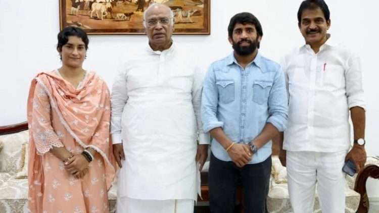 Wrestlers Bajrang Punia and Vinesh Phogat joined the Congress