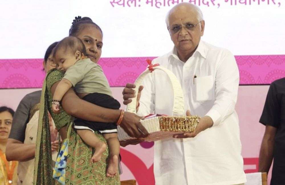 7માં રાષ્ટ્રીય પોષણ માહ 2024ના છઠ્ઠા દિવસ સુધીમાં દેશના 752 જિલ્લાઓમાંથી 1.37 કરોડ પ્રવૃત્તિઓ નોંધાઈ 1 By the sixth day of the 7th National Nutrition Month 2024, 1.37 crore activities were registered from 752 districts of the country