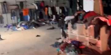 A viral video of a mob of customers robbing a mall in Pakistan