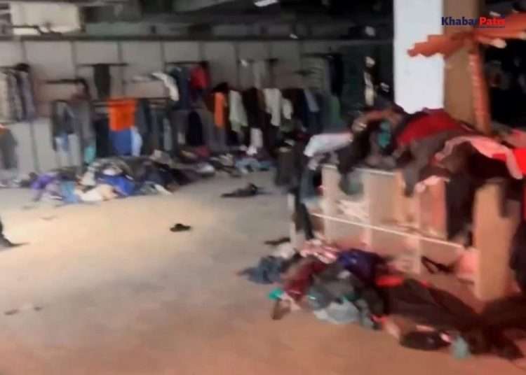 A viral video of a mob of customers robbing a mall in Pakistan