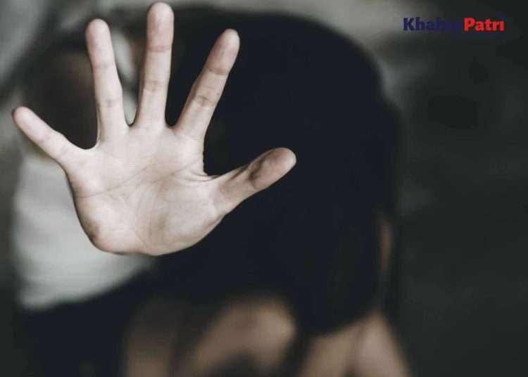 Father rapes son's girlfriend in Surat Cirme news