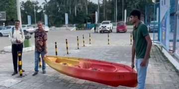 man from Vadodara bought a boat after being fed up with floods