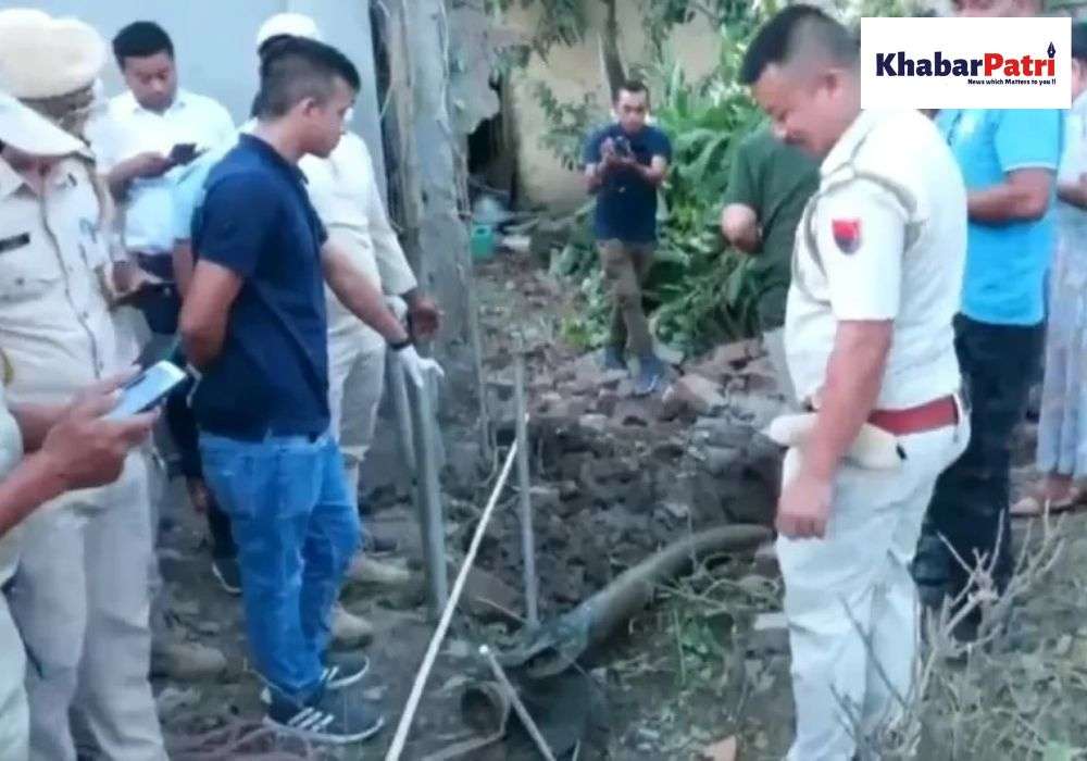 મણિપુરમાં રોકેટ હુમલો, એક વૃદ્ધનું મોત, 13 વર્ષની બાળકી સહિત પાંચ ઘાયલ 1 Rocket attack in Manipur, one old man killed, five injured including a 13-year-old girl