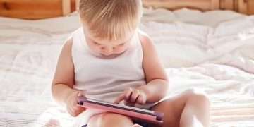 Sweden bans mobile phone use by young children