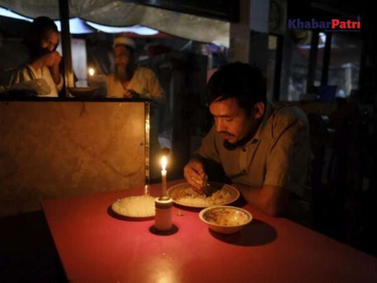 Blackout in Bangladesh, 19 hours in rural areas and 5 hours in urban areas