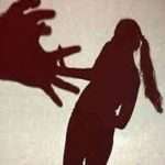 અમદાવાદમાં એક શખ્સ પત્નીનો પીછો કરી કરતો હતો હેરાન, પતિને પડી ગઈ ખબર અને પછી… 2 12