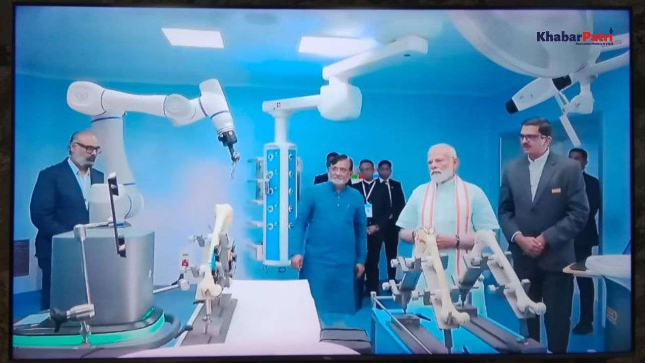 વડાપ્રધાન નરેન્દ્ર મોદીએ સિલવાસામાં નમો હોસ્પિટલનું ઉદ્ધાટન કર્યું 1 modi 1