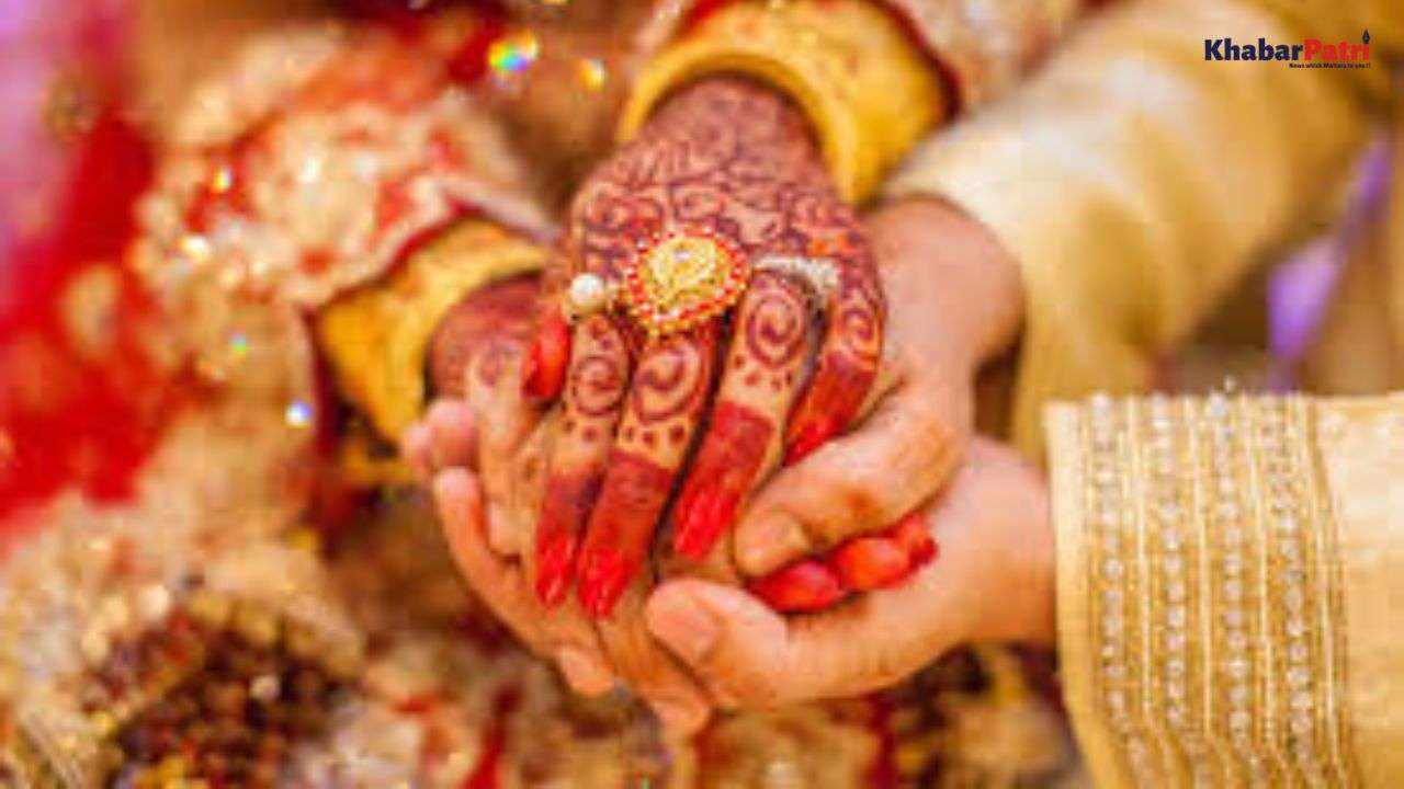 ચોંકાવનારો કિસ્સો, પતિએ પોતાની પત્નીને તેના પ્રેમી સાથે રાજી ખુશીથી પરણાવી દીધી 1 wedding