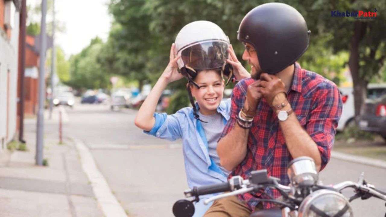 હવે ટુ-વ્હીલરની ખરીદી પર એક નહીં બે હેલ્મેટ આપવાનું ફરજિયાત, નીતિન ગડકરીનો મોટો નિર્ણય 1 helmet
