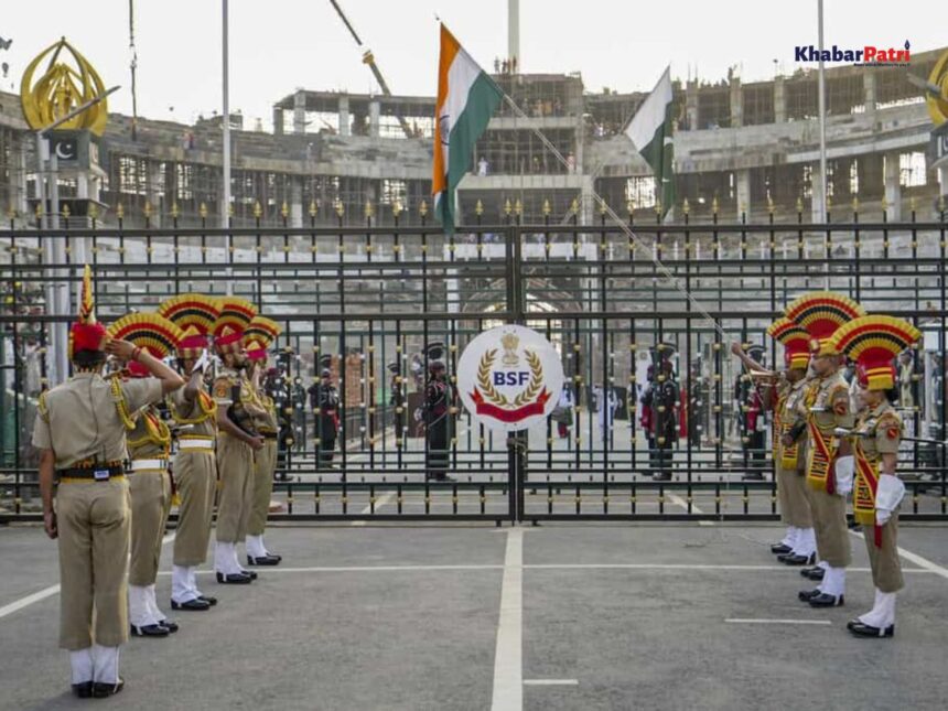 અટારી બોર્ડર પર 12 દિવસ પછી રિટ્રીટ સમારોહ, પ્રવાસીઓ દેશભક્તિના ગીતો પર ઝૂમી ઉઠ્યા 1 attari border