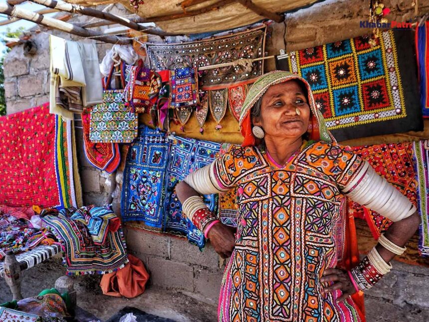 ગ્રામ્ય હસ્તકલા-હાથશાળ કલાકારોને ‘ગરવી ગુર્જરી’નો સથવારો, વર્ષ 2024-25માં સતત બીજા વર્ષે રેકૉર્ડ રૂ. 31.47 કરોડનું થયું વેચાણ 1 hastakala