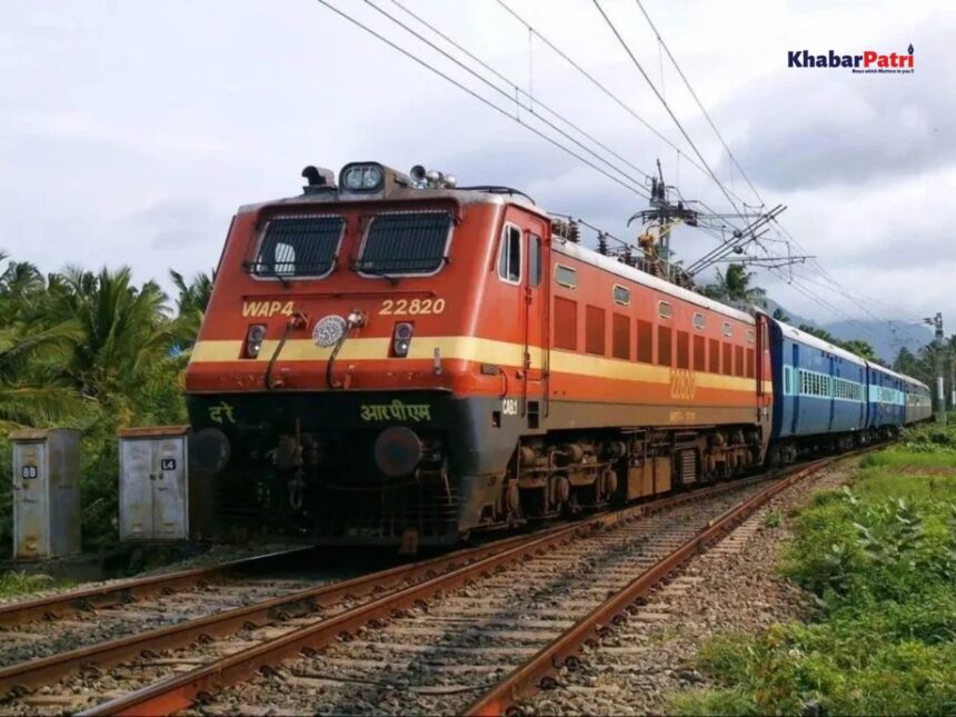 ભારત અને પાકિસ્તાન વચ્ચે તણાવ વધતાં અમદાવાદ અને રાજકોટથી ભૂજ જતી 5 ટ્રેનો રદ્દ 1 train