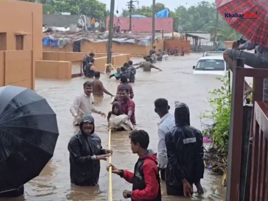 મહુવાના તલગાજરડા ગામ નજીક પાણીમાં ફસાયેલા 38 વિદ્યાર્થીઓને સલામત રીતે બચાવી લેવાયા 1 bhavnagar